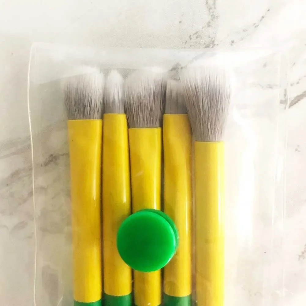 NEW Lavish Brushes 5-Piece Essential Eye Brush Collection in Green & Yellow